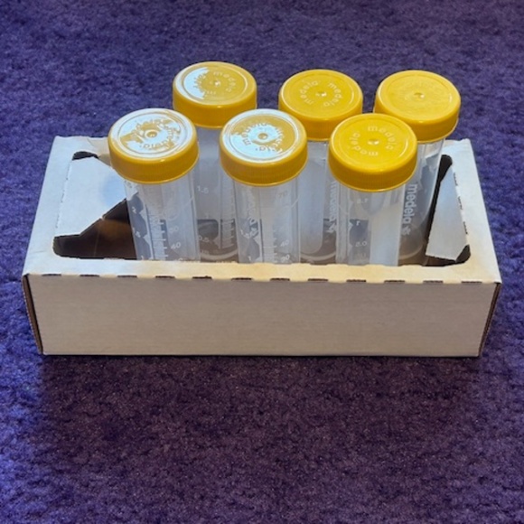 Medela Breast Milk Storage Bags (x25) and 80mL Breast milk containers (x6) - New - Picture 7 of 8